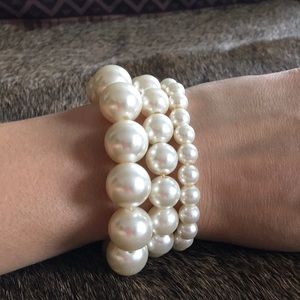 Set of Pearl Bacelets